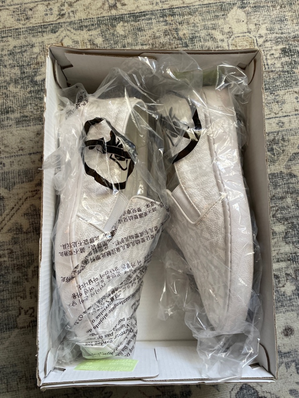 Michael Kors White Keaton Slip-On Sneaker Mini MK PVC Logo size 6/2 - Picture 9 of 10